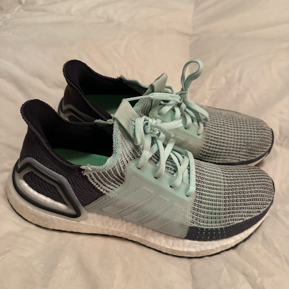Men’s ADIDAS ultraboost running shoes